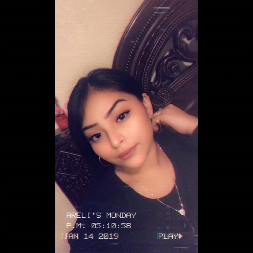 Meet your Posher, Areli